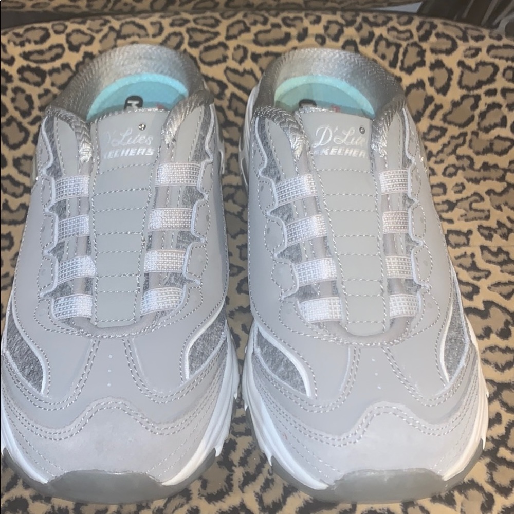 New Skechers  Air-Cooled Memory Foam